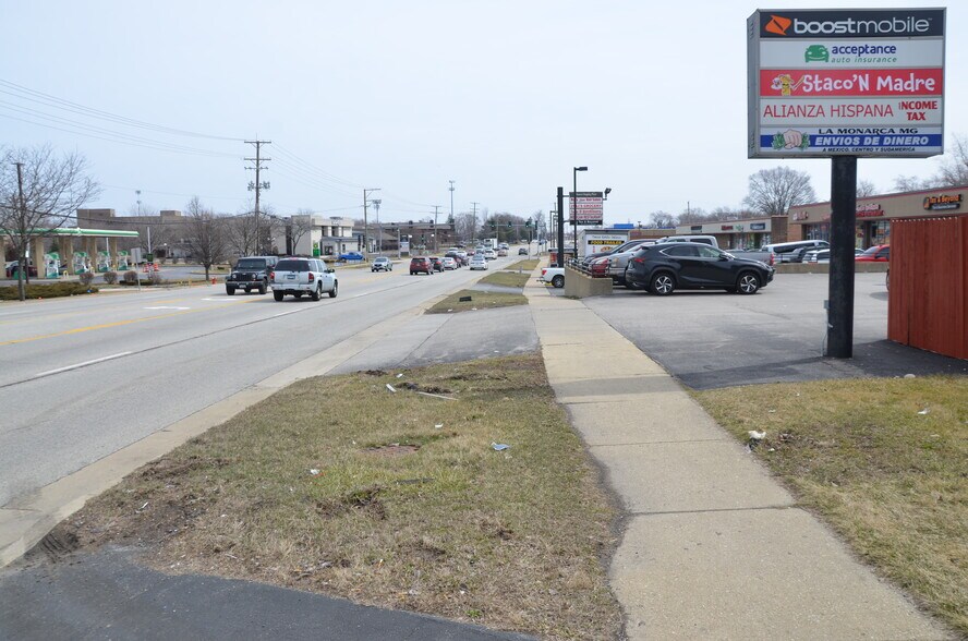 More Photos Of 2071 Irving Park Rd, Hanover Park Medical For Lease