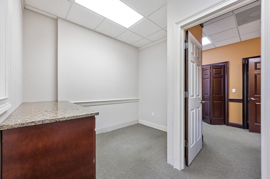 More Photos Of 794 Sanders Rd, Port Orange Showroom For Lease