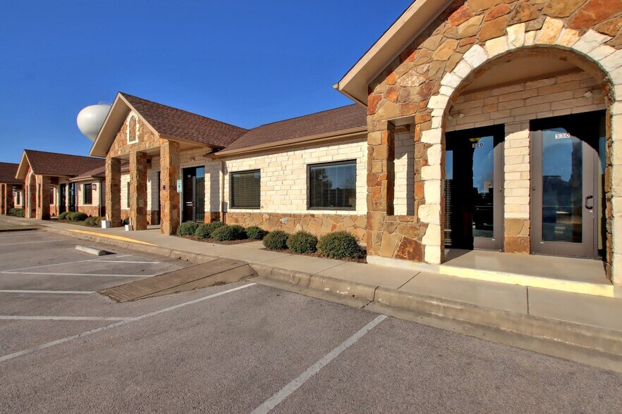 More Photos Of 2911 S A.W. Grimes Blvd, Pflugerville Office For Lease