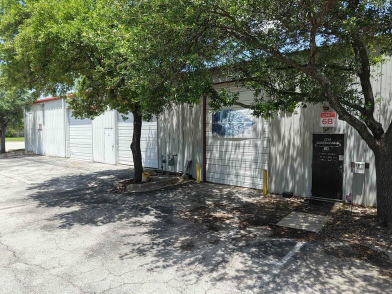 More Photos Of 204 W Powell Ln, Austin Warehouse For Lease