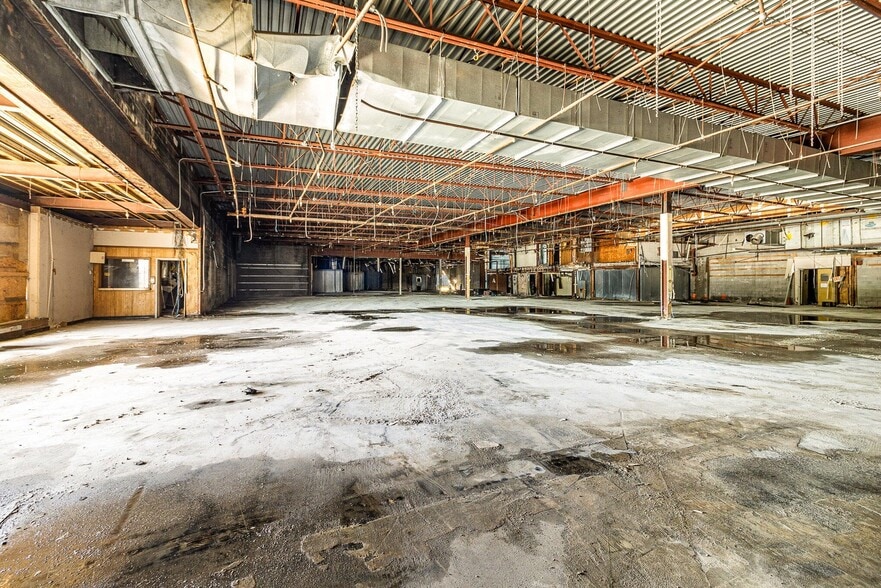 More Photos Of 3232 Central Ave, Lake Station Supermarket For Lease