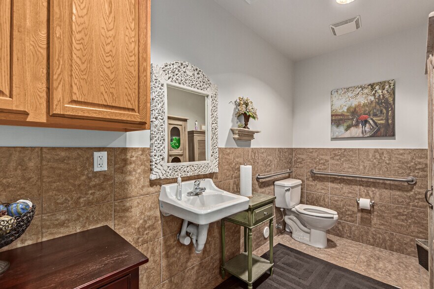 More Photos Of 1455 W Elliot Rd, Gilbert Unknown For Lease