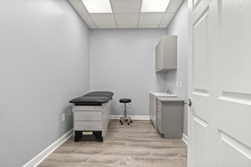 More Photos Of 32413 Michigan Ave, Wayne Freestanding For Sale