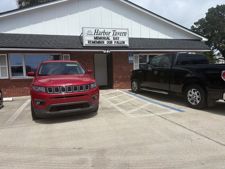 More Photos Of 160 Mayport Rd, Atlantic Beach Bar For Sale