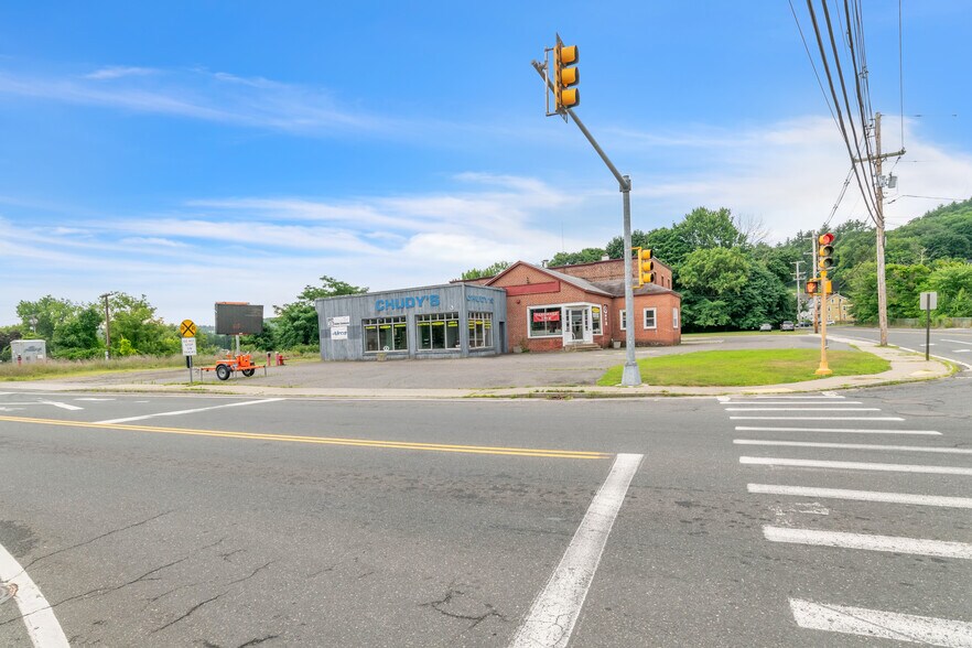 More Photos Of 2019 Bridge St, Three Rivers General Retail For Sale