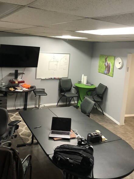 More Photos Of 75-77 Paterson Ave, Wallington Warehouse For Lease