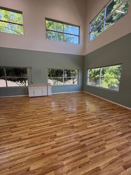 More Photos Of 1111 Tinker Rd, Rocklin Warehouse For Sale