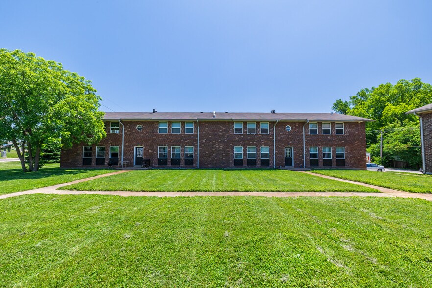 More Photos Of 9921 Sloane Sq, Saint Louis Apartments For Sale