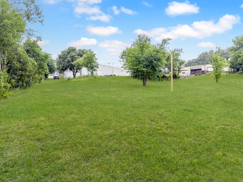 More Photos Of 2302 E Adams Ave, Temple Freestanding For Sale
