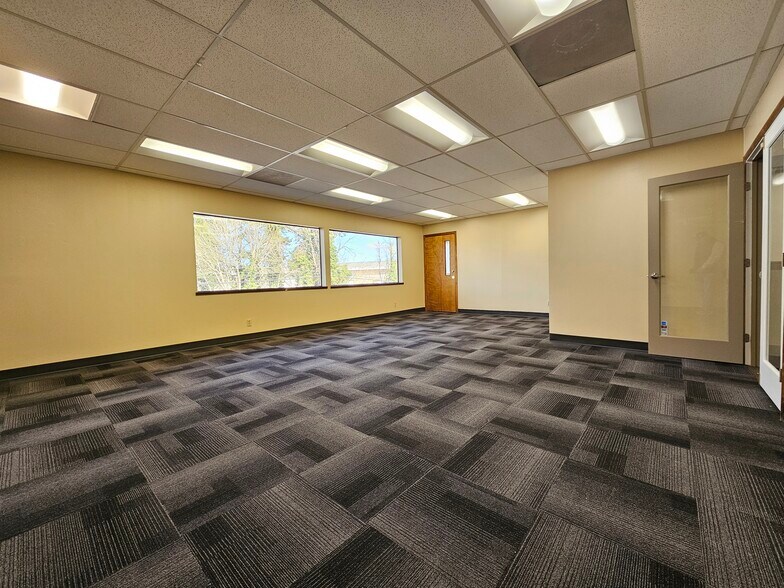 More Photos Of 3850 Portland Rd NE, Salem Medical For Sale