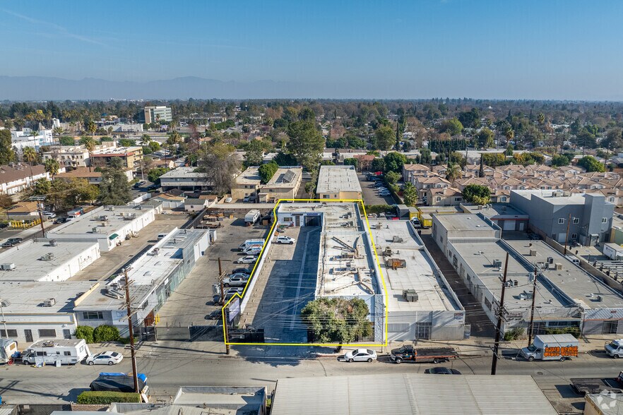 Primary Photo Of 7040 Darby Ave, Reseda Warehouse For Sale