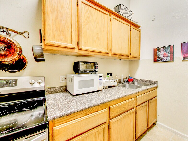 More Photos Of 1301-1303 High St, Alameda Storefront Retail Residential For Sale