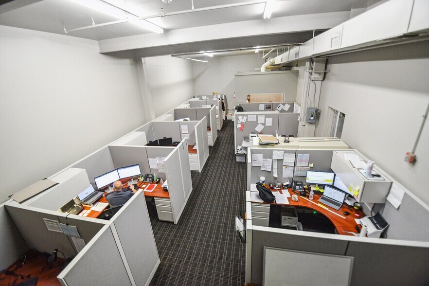 More Photos Of 747 Magazine St, New Orleans Office For Sale