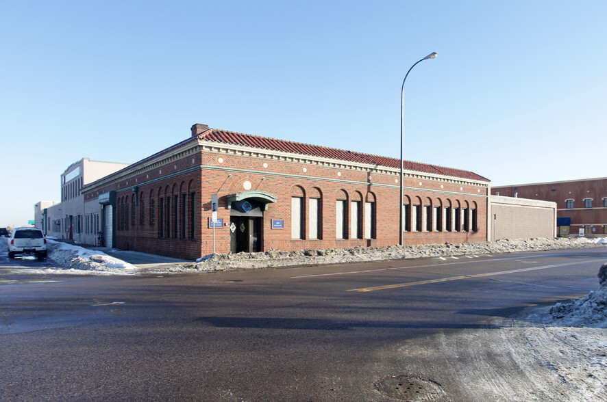 Primary Photo Of 260 N Plymouth Ave, Minneapolis Manufacturing For Sale