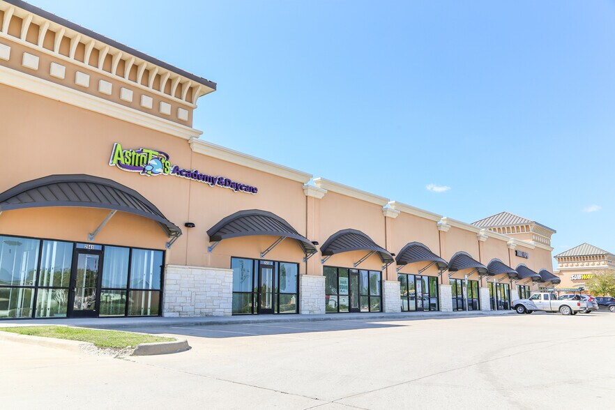 Primary Photo Of 2941 S Precinct Line Rd, Fort Worth Storefront For Lease