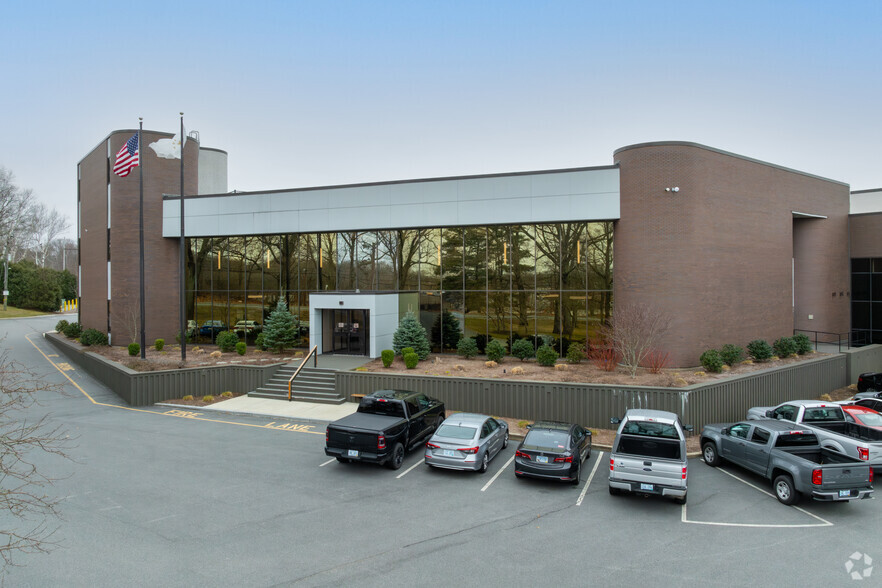 Primary Photo Of One Albion Rd, Lincoln Office For Lease