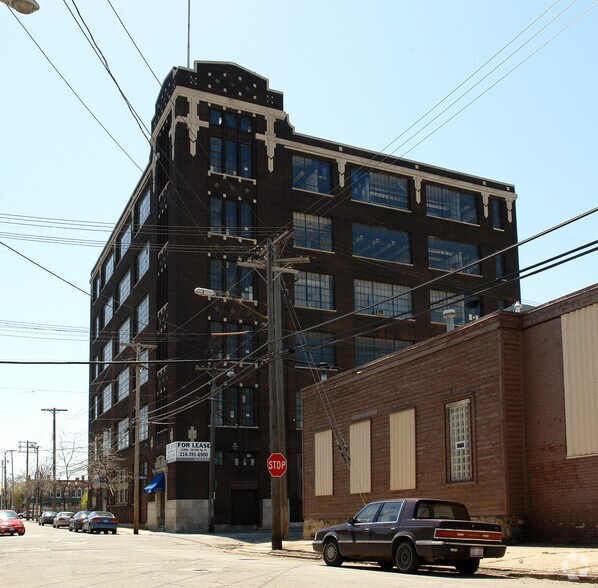 More Photos Of 4806 Hamilton Ave, Cleveland Flex For Lease