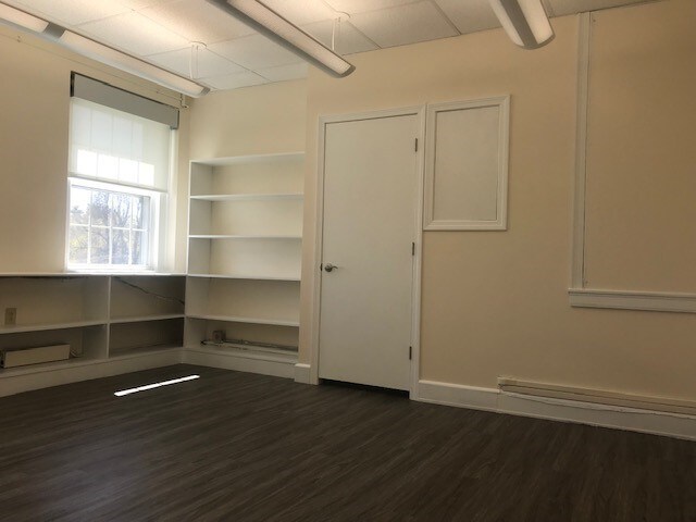 More Photos Of 9 Green St, Augusta Office For Lease