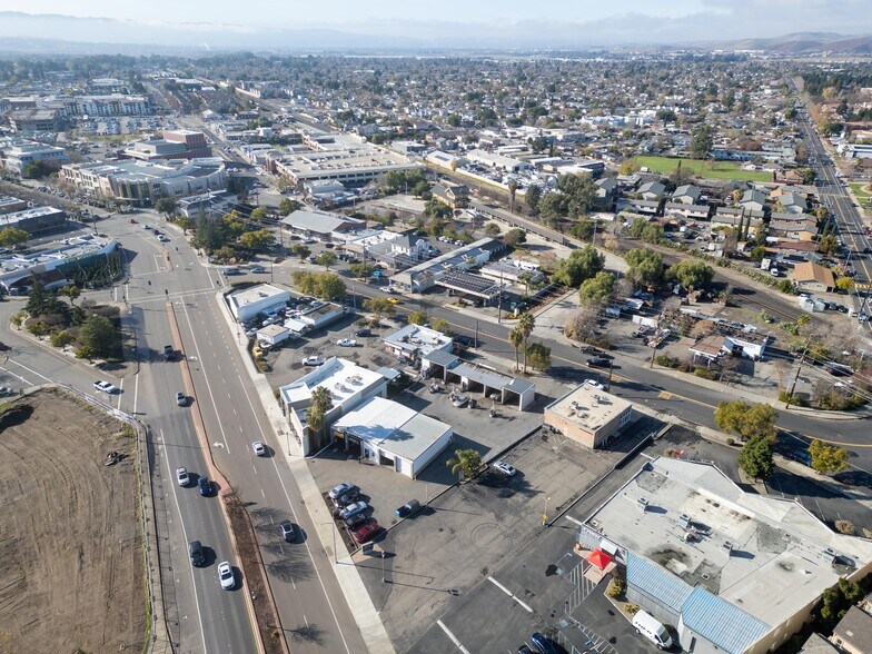 More Photos Of 2653 Old 1st St, Livermore Auto Repair For Sale