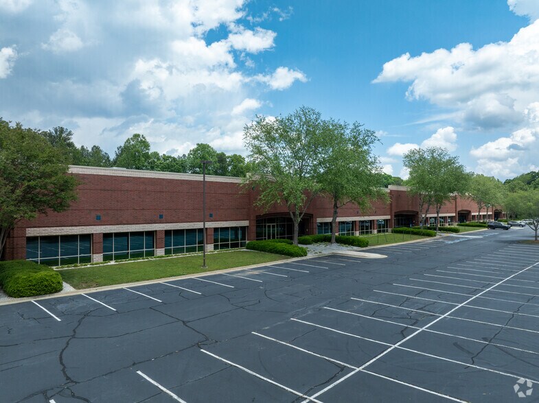 More Photos Of 4000 Johns Creek Ct, Suwanee Research And Development For Lease