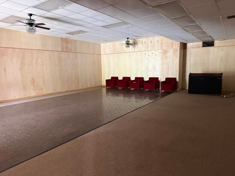 More Photos Of 1749 Gordon Hwy, Augusta Bank For Lease