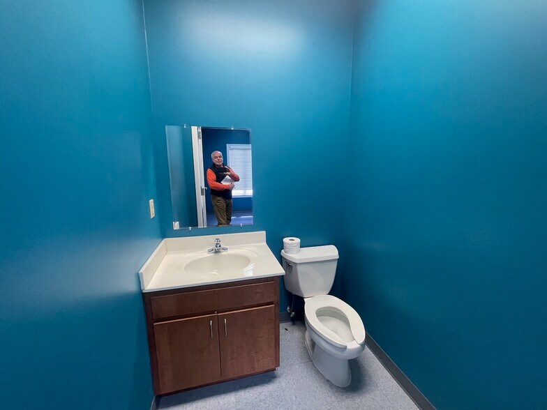 More Photos Of 78 Lynoak Cv, Jackson Medical For Sale