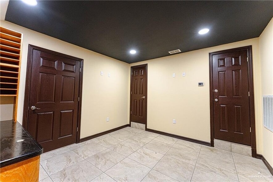 More Photos Of 2243 Pecan Blvd, McAllen Storefront Retail Office For Sale