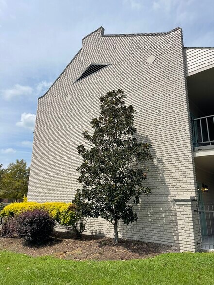 More Photos Of 11603 Newcastle Ave, Baton Rouge Office For Lease