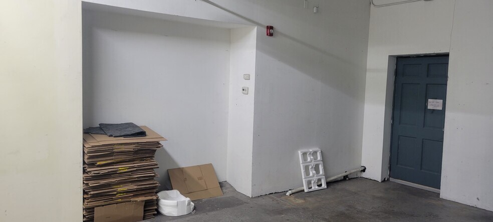 More Photos Of 400 US Highway 46 W, South Hackensack Freestanding For Lease