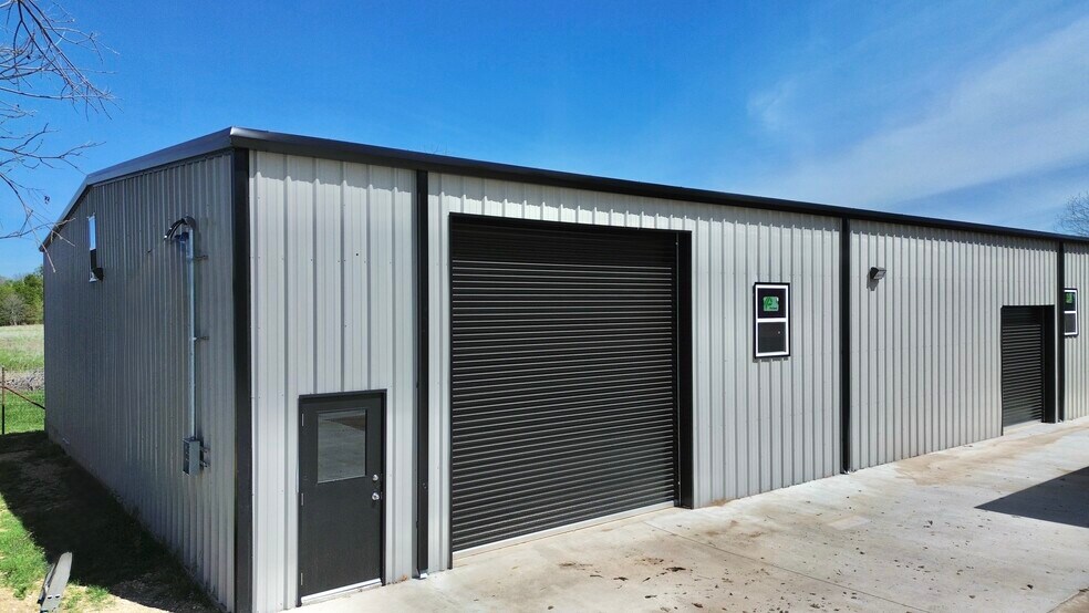 Primary Photo Of 10025 Farm to Market 1660, Hutto Warehouse For Lease