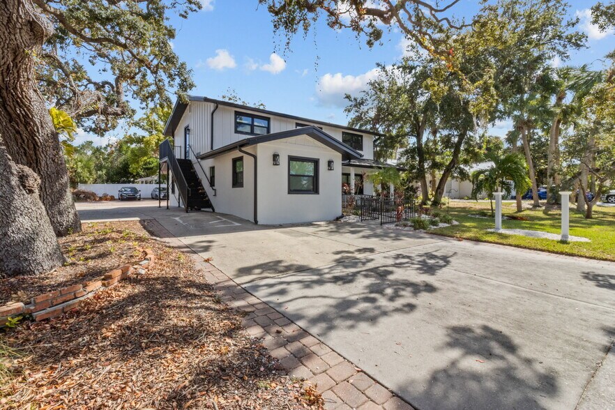 More Photos Of 1122 Omaha St, Palm Harbor Office Residential For Sale
