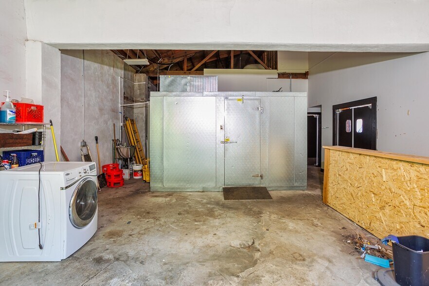 More Photos Of 2314 NE Alberta St, Portland Freestanding For Lease