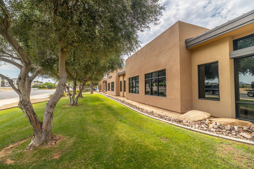 More Photos Of 8405 E Baseline Rd, Mesa Medical For Lease