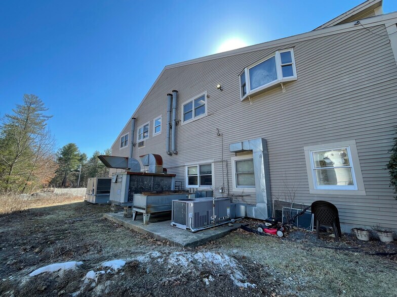 More Photos Of 123 Oak Hill Rd, Westford Research And Development For Lease