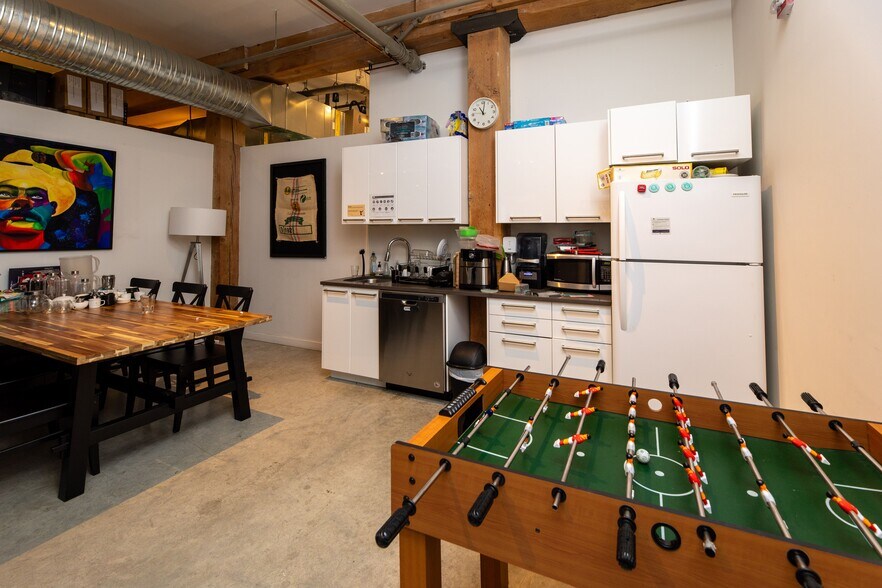 More Photos Of 339 Railway St, Vancouver Loft Creative Space For Lease