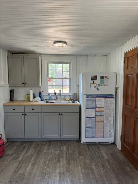 More Photos Of 180 Church St, Concord Freestanding For Sale