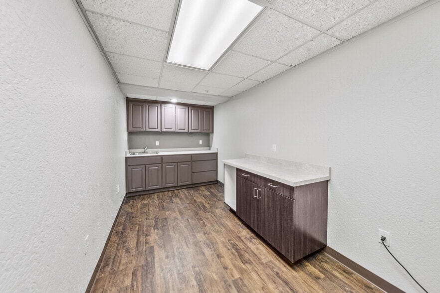 More Photos Of 2166 NW Vine St, Grants Pass Medical For Sale