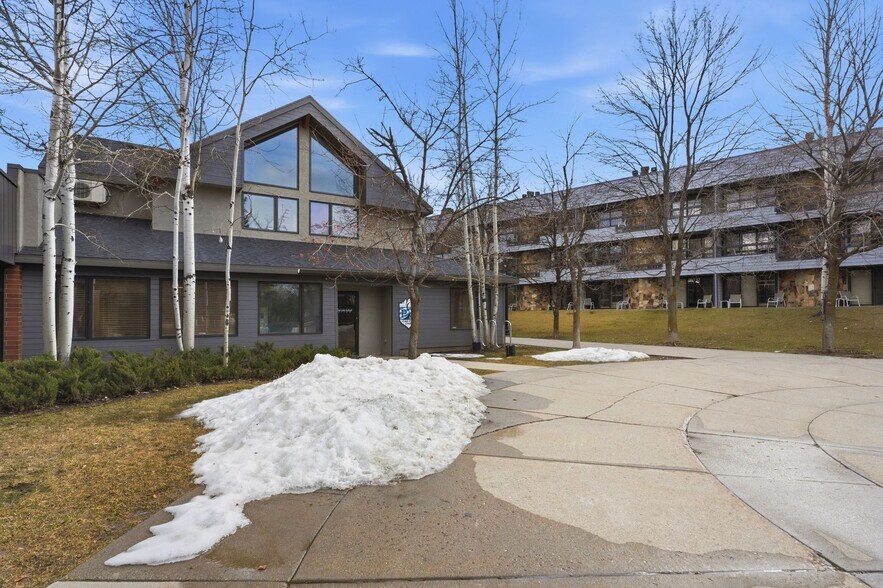 More Photos Of 1762 Prospector Ave, Park City Office For Lease