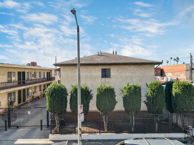 More Photos Of 5516 Virginia Ave, Los Angeles Multifamily For Sale