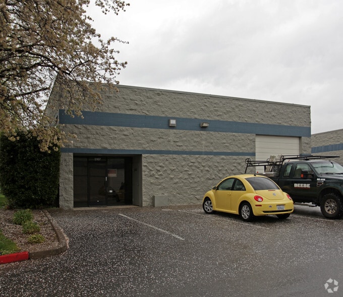 More Photos Of 3167 Fitzgerald Rd, Rancho Cordova Warehouse For Lease