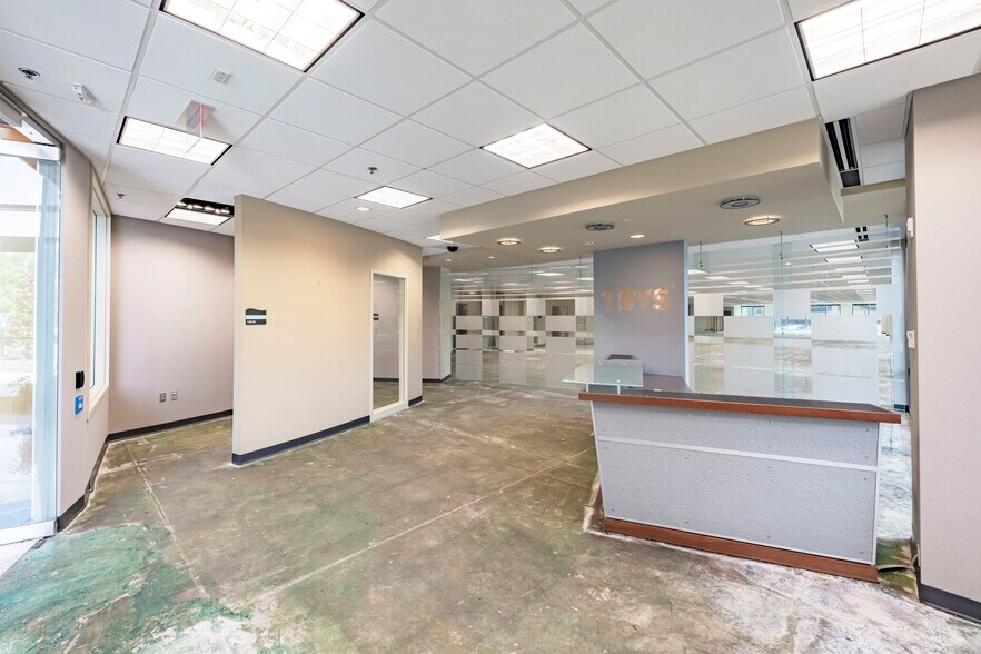 More Photos Of 1990 Vaughn Rd, Kennesaw Office For Lease