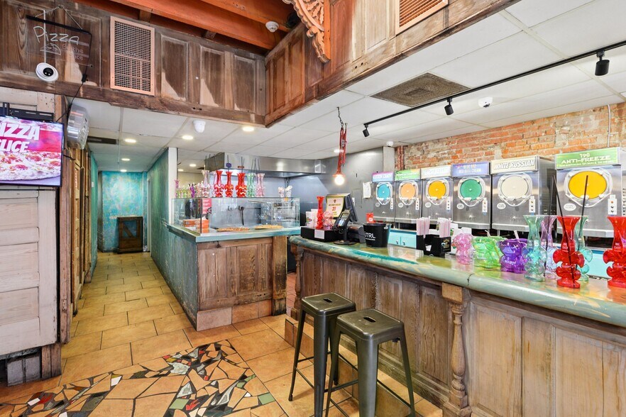 More Photos Of 409 Decatur St, New Orleans Storefront Retail Residential For Lease