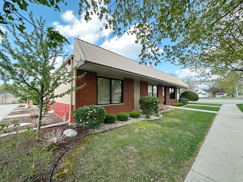 More Photos Of 913-919 S Union St, Mishawaka Freestanding For Sale
