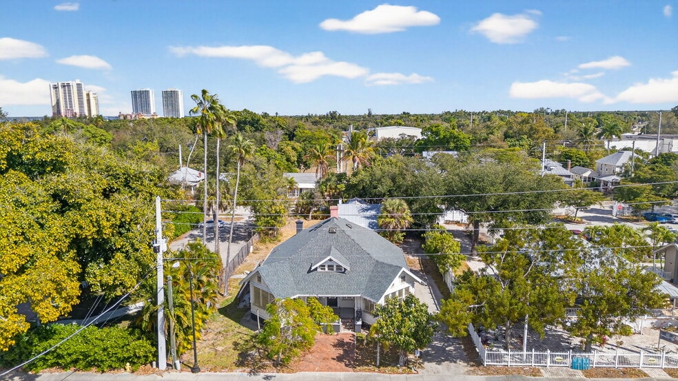 More Photos Of 1793 Fowler St, Fort Myers Freestanding For Sale