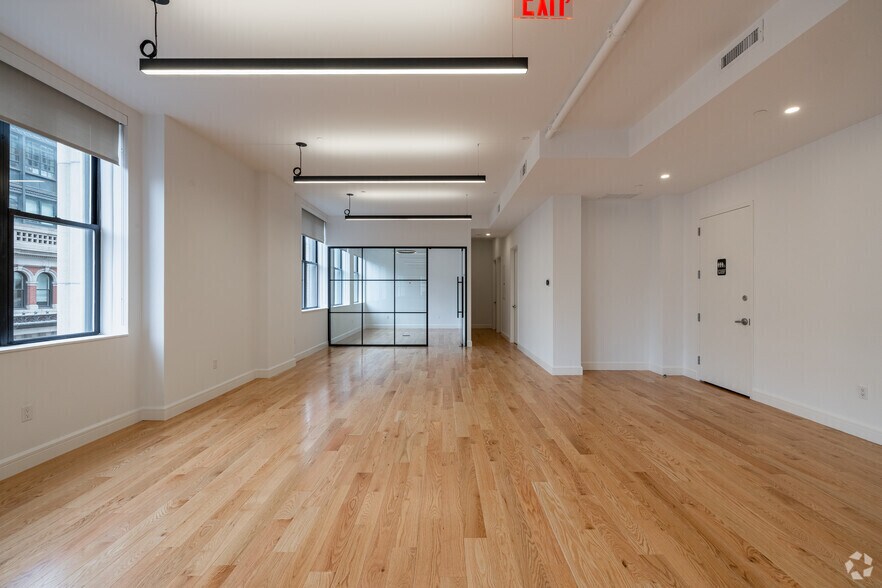 More Photos Of 156 Fifth Ave, New York Coworking Space