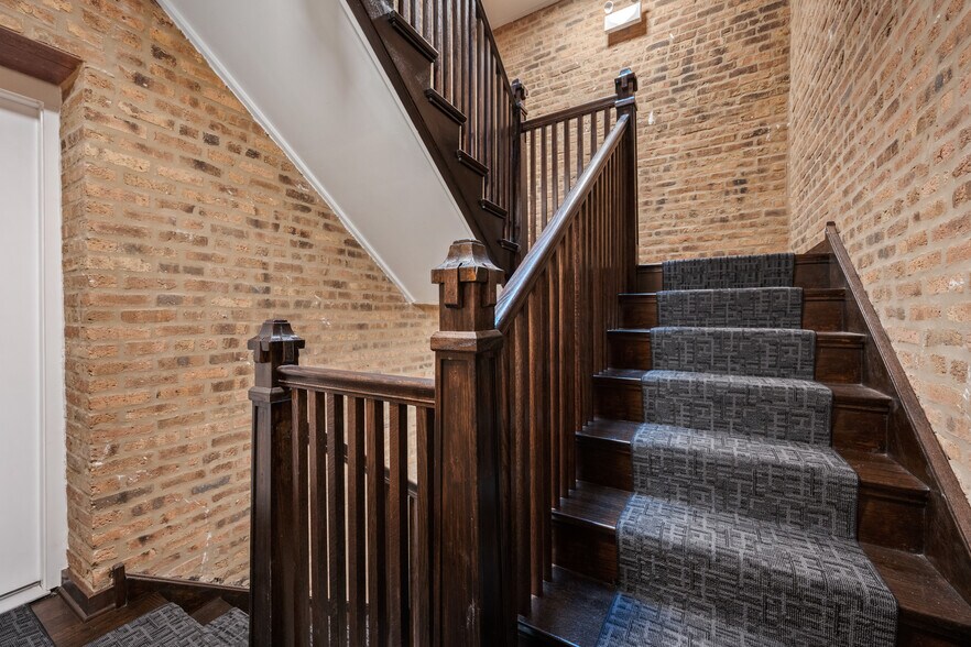 More Photos Of 1710 W Lunt Ave, Chicago Apartments For Sale