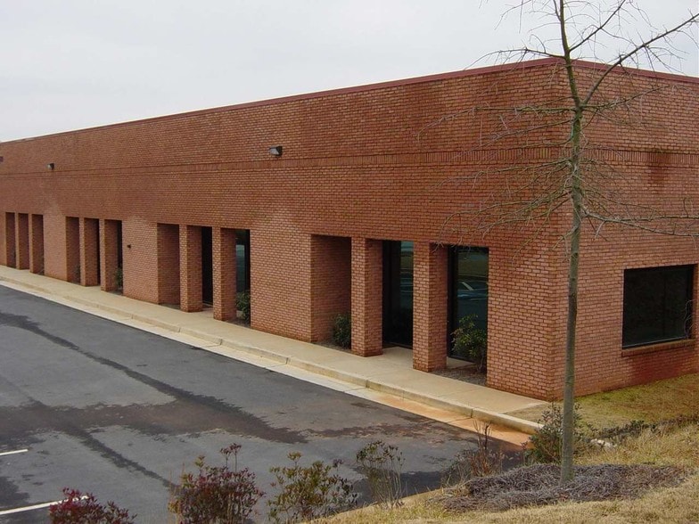 More Photos Of 5180 Belle Wood Ct, Buford Warehouse For Lease