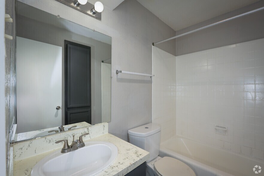 More Photos Of 834 Timberlake Dr, Arlington Apartments For Sale