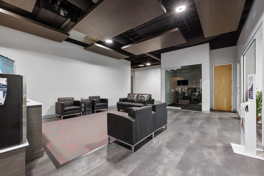 More Photos Of 9425 Sandifur Pky, Pasco Office For Sale