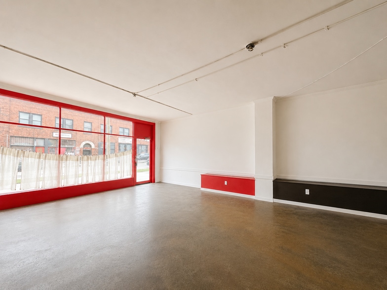 More Photos Of 2625 Shelby St, Indianapolis Storefront For Lease